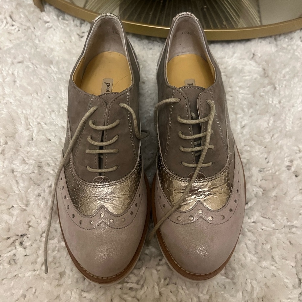 Paul Green Silver Gray Flats with Brogue Detailing Sz 3 US Sz 5.5